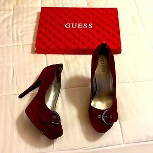 Gorgeous burgundy Platform Suede Guess 👠